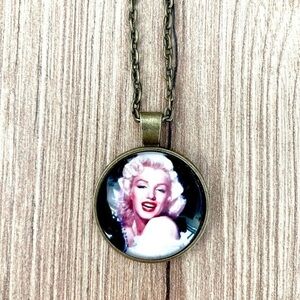 Marilyn Monroe Necklace, NWT